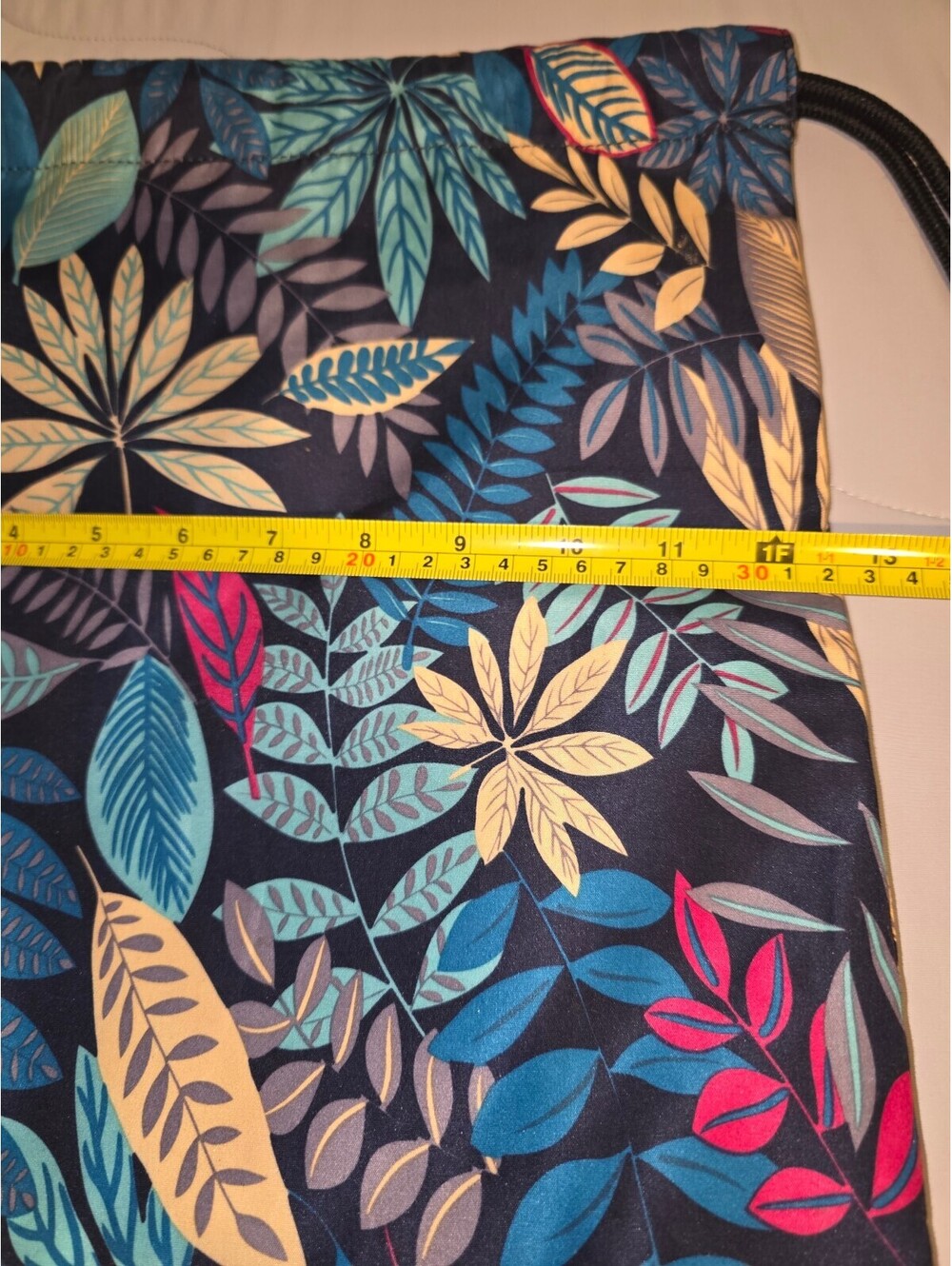 Hawaiian Print Drawstring Backpack - Excellent Condition - Picture 6 of 6